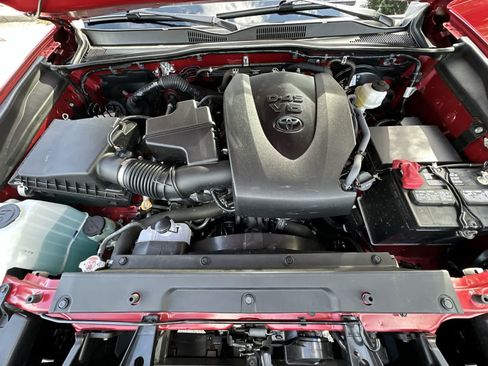 Used 2023 Toyota Tacoma Limited AWD/4WD image 13