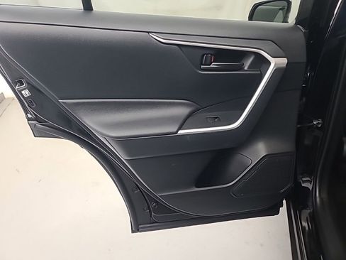 Used 2019 Toyota RAV4 LE w/ Carpet Mat Package AWD/4WD image 18