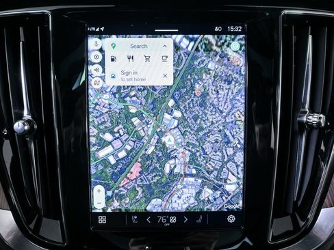 Certified 2025 Volvo V60 B5 Cross Country Plus image 16