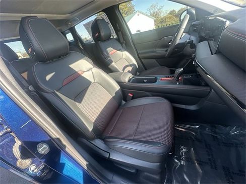Certified 2025 Nissan Kicks SR w/ SR Premium Package image 23