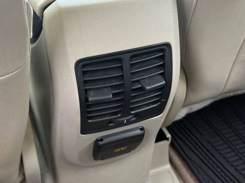 Used 2014 Ford Escape Titanium w/ Equipment Group 401A FWD image 16