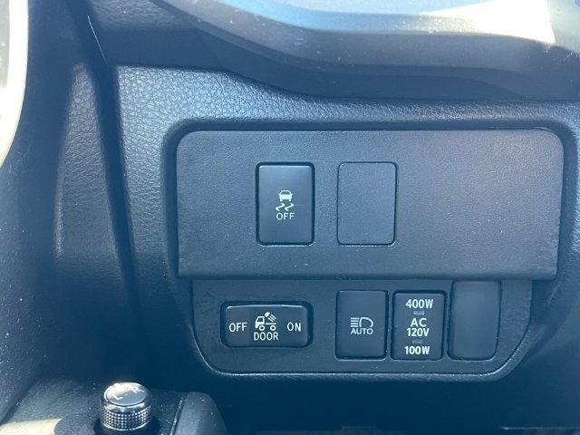 Used 2023 Toyota Tacoma TRD Off-Road AWD/4WD image 27