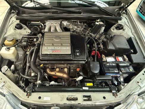 Used 2004 Toyota Avalon XLS image 35