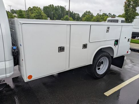 New 2025 Ford F550 4x4 Crew Cab image 29