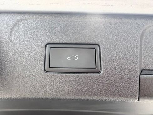 Used 2024 Volkswagen Atlas SEL Premium R-Line AWD/4WD image 39