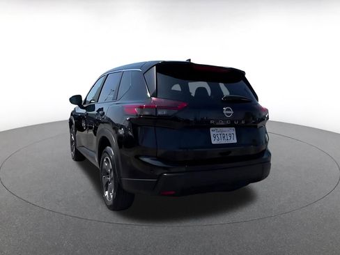 Used 2025 Nissan Rogue SV FWD image 11