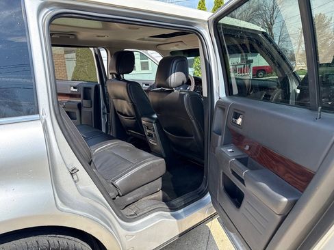 Used 2010 Ford Flex SEL image 13