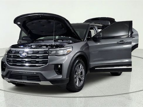 Used 2025 Ford Explorer Active w/ Active Comfort Package AWD/4WD image 10