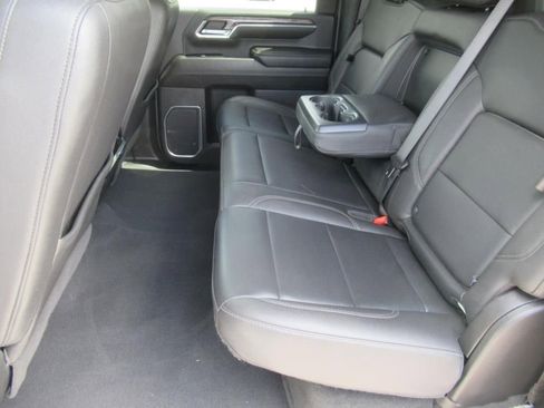 Used 2024 Chevrolet Silverado 2500 LTZ w/ LTZ Convenience Package image 33