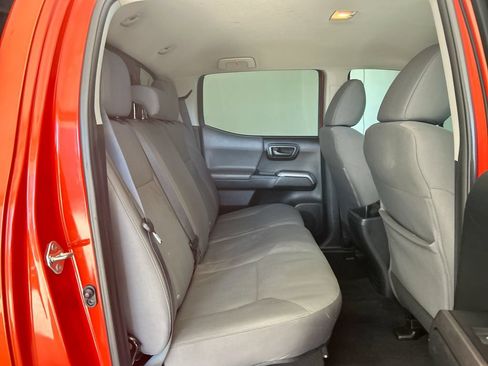Used 2018 Toyota Tacoma SR5 RWD image 28