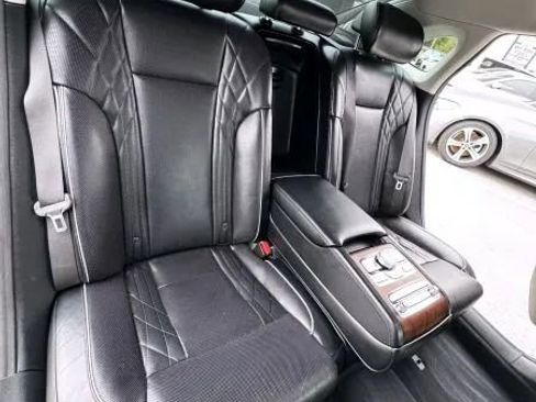 Used 2019 Kia K900 Luxury image 25