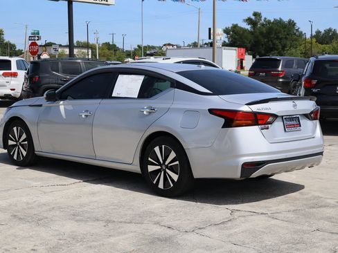 Used 2022 Nissan Altima 2.5 SV FWD image 7