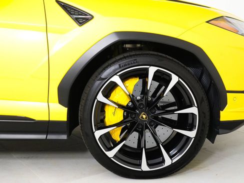 Used 2023 Lamborghini Urus S AWD/4WD image 16