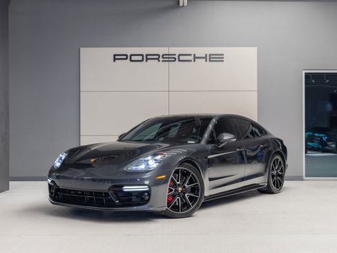 Certified 2020 Porsche Panamera GTS image 1