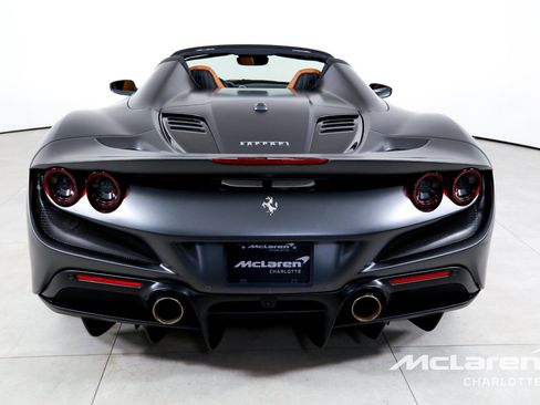 Used 2022 Ferrari F8 Tributo RWD image 8