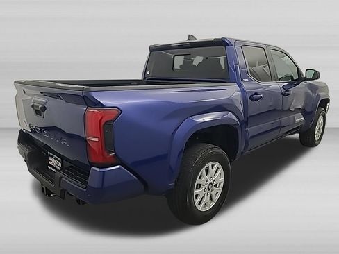 Used 2024 Toyota Tacoma SR5 AWD/4WD image 5