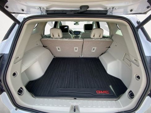 Used 2020 GMC Terrain Denali w/ Denali Premium Package image 12