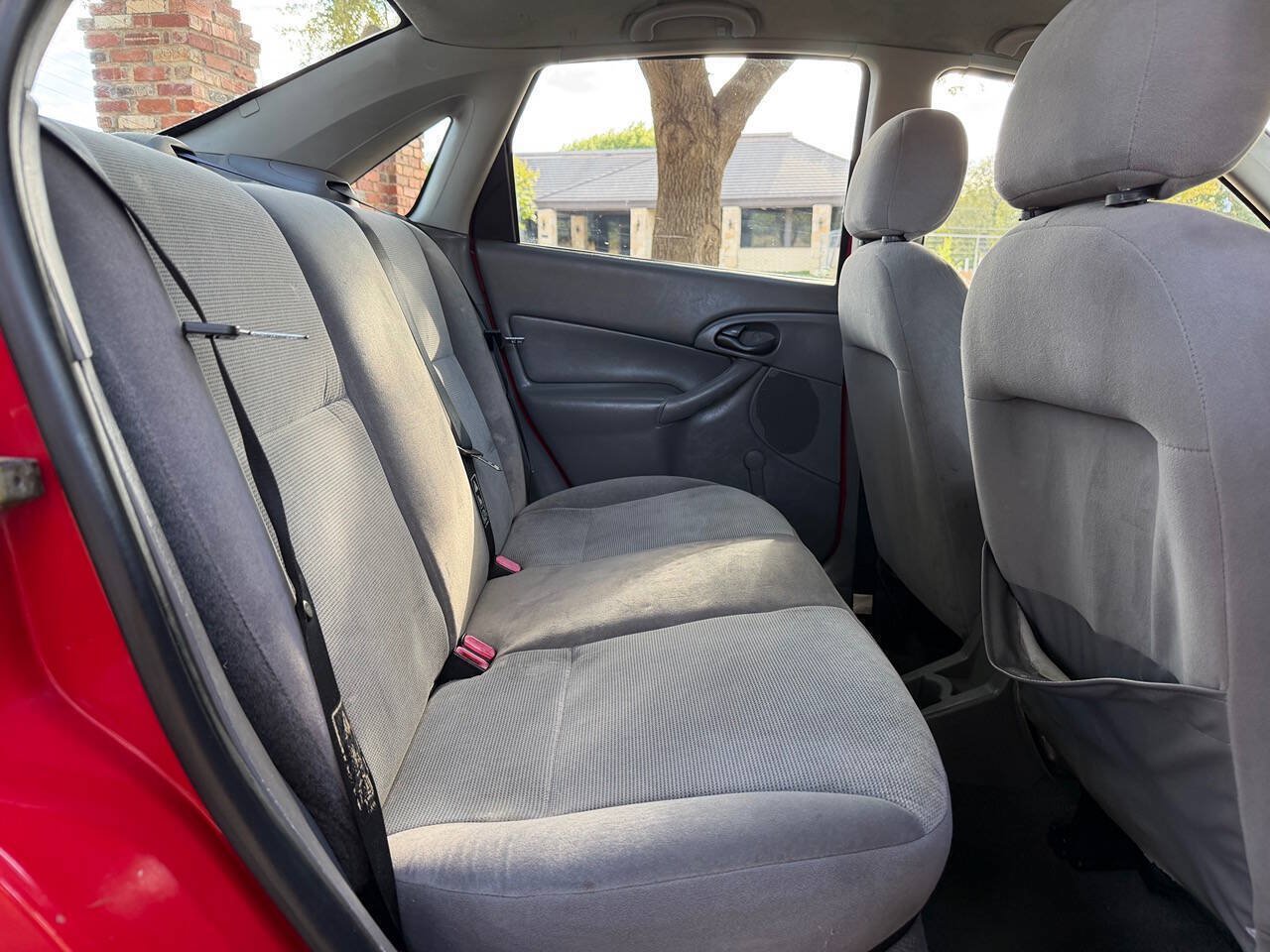 Used 2002 Ford Focus LX FWD image 16