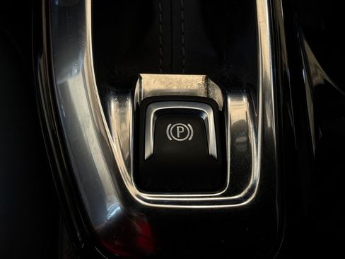 Used 2025 Chevrolet Trax LT FWD image 24