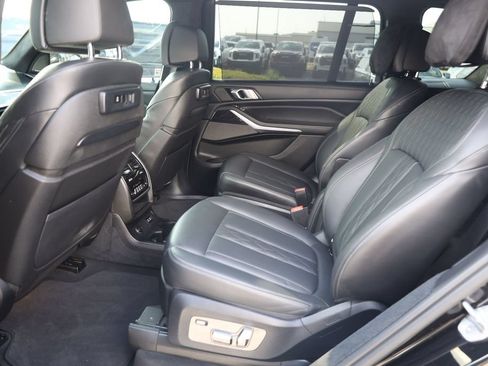 Used 2020 BMW X7 xDrive40i w/ M Sport Package AWD/4WD image 19