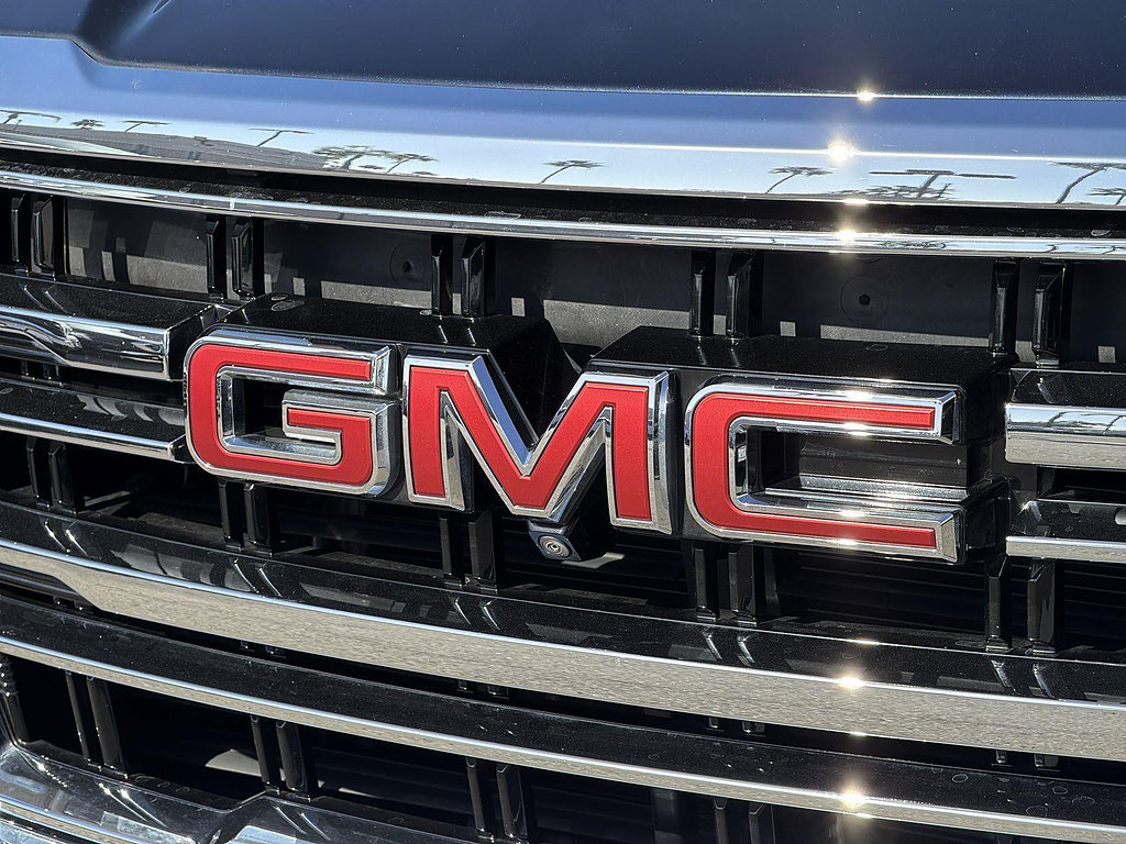 Used 2023 GMC Yukon XL SLT w/ SLT Luxury Package RWD image 31