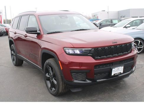 Used 2022 Jeep Grand Cherokee L Laredo image 2