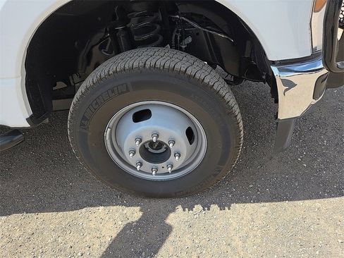 New 2025 Ford F350 XL w/ XL Chrome Package image 7