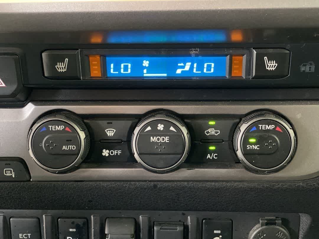 Used 2021 Toyota Tacoma Limited AWD/4WD image 22