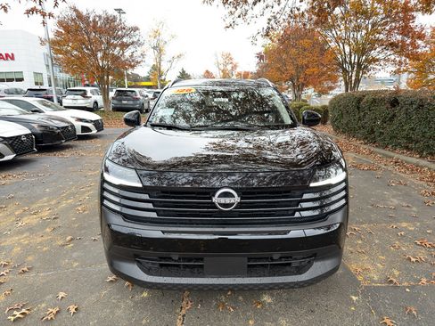 New 2026 Nissan Kicks SV image 2