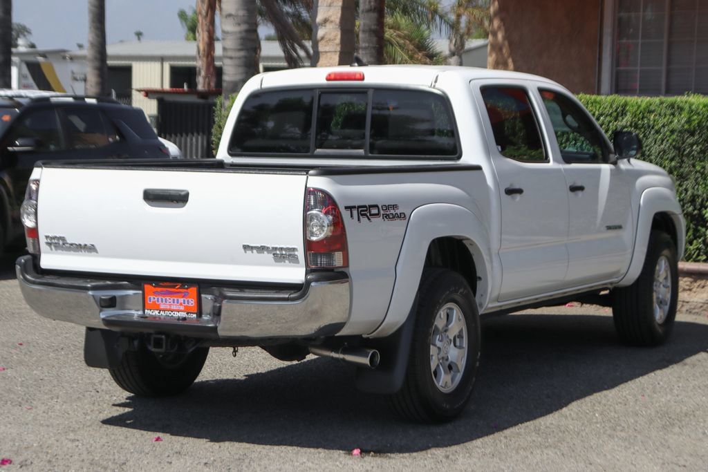 Used 2015 Toyota Tacoma PreRunner w/ TRD Off-Road Package RWD image 9