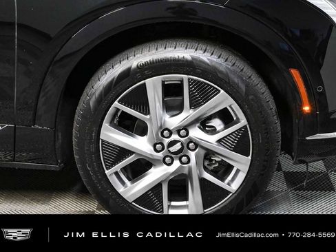 Certified 2025 Cadillac Optiq Luxury 1 AWD/4WD image 38