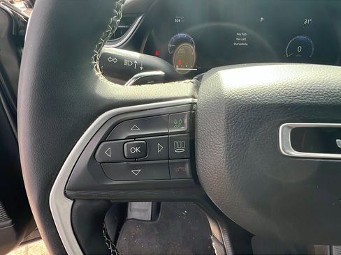 Used 2023 Jeep Grand Cherokee Altitude image 26