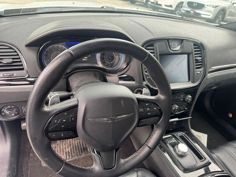 Used 2017 Chrysler 300 S w/ S Model Appearance Package RWD image 5