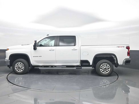 Used 2025 Chevrolet Silverado 2500 LT w/ Convenience Package AWD/4WD image 5