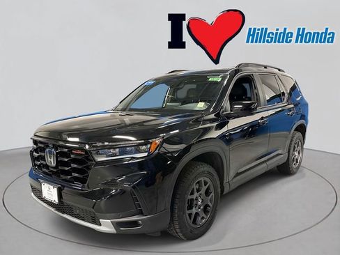 Certified 2023 Honda Pilot TrailSport image 1