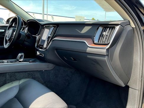 Certified 2024 Volvo V60 B5 Cross Country Plus image 21
