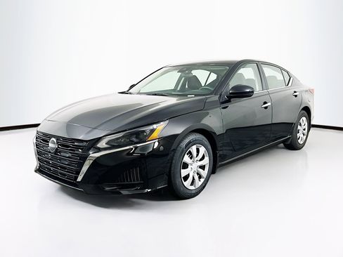 Used 2023 Nissan Altima 2.5 S FWD image 3