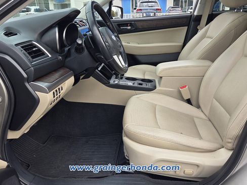 Used 2016 Subaru Outback 2.5i Limited image 9