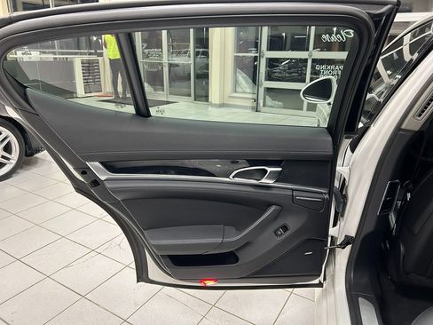 Used 2012 Porsche Panamera 4 image 43
