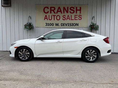 Used 2018 Honda Civic EX image 6