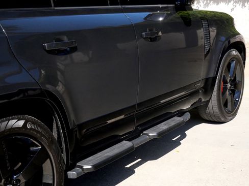 Used 2025 Land Rover Defender 110 X image 28