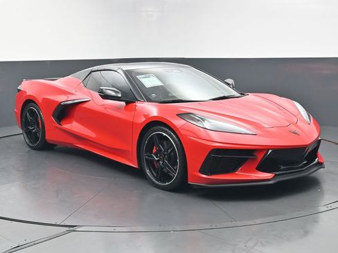 Used 2024 Chevrolet Corvette Stingray Preferred Conv w/ 2LT RWD image 3