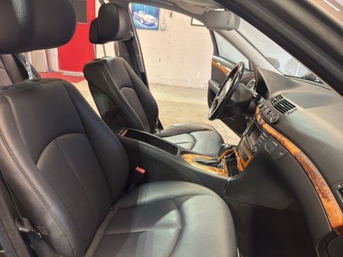 Used 2008 Mercedes-Benz E 350 4MATIC Sedan image 23