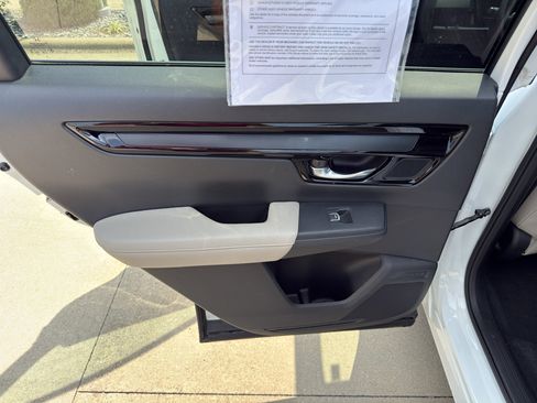 Used 2024 Honda CR-V EX-L image 13