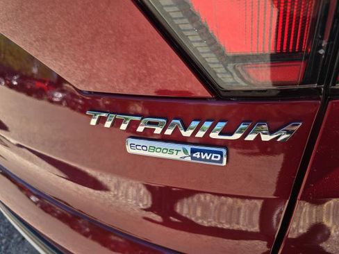 Used 2018 Ford Escape Titanium w/ Ford Safe & Smart Package AWD/4WD image 35