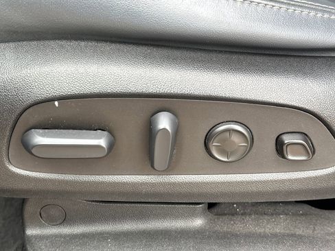 Used 2022 Buick Enclave Premium image 8