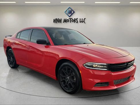 Used 2017 Dodge Charger SE w/ Popular Equipment Group image 7