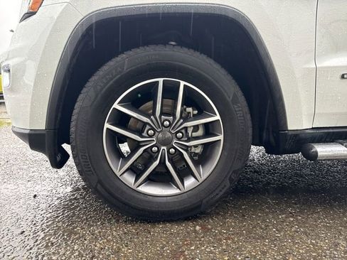 Used 2020 Jeep Grand Cherokee Limited image 17