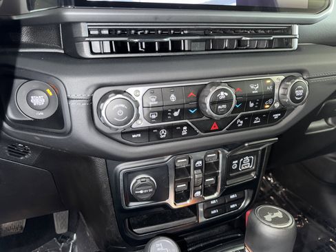 Used 2024 Jeep Wrangler Sahara w/ Technology Group image 27