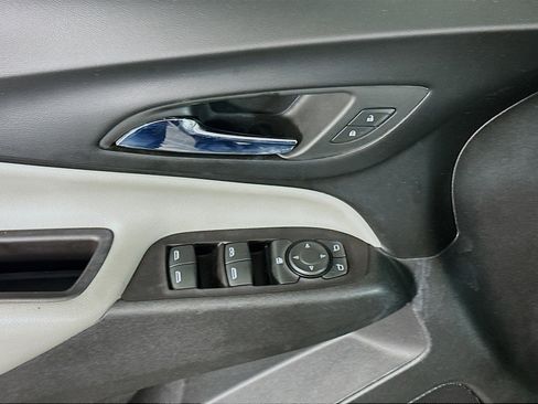 Used 2020 Chevrolet Equinox LS image 15